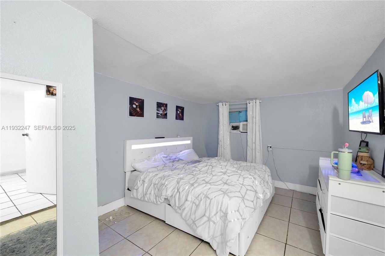 4457 NW 185th St, Miami Gardens, FL 33055 Photo