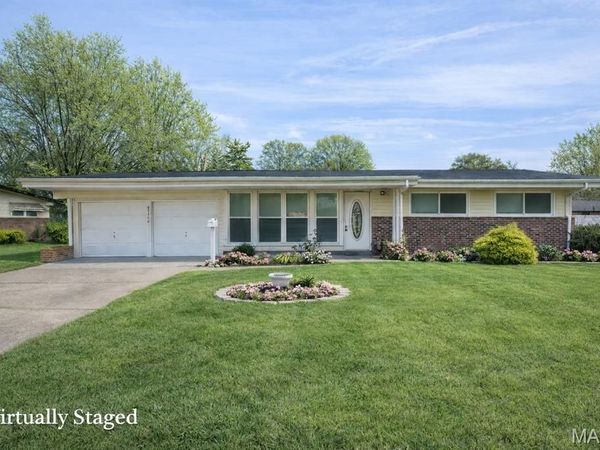 10700 Hallstead Drive, St Louis, MO 63136