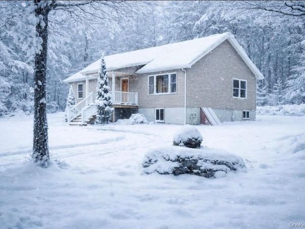 76 Wynkoop Drive, Kerhonkson, NY 12446