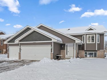 833 102nd Lane NE, Blaine, MN 55434