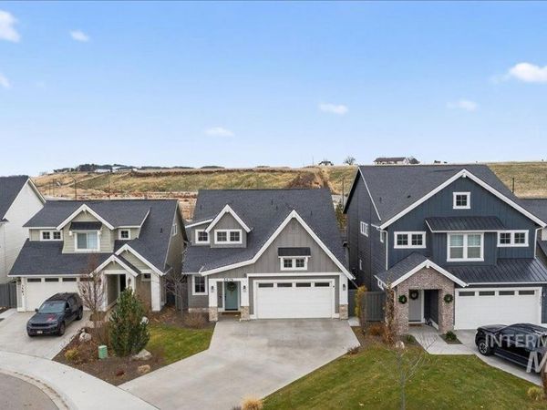 3575 E Berghan Ct, Meridian, ID 83642