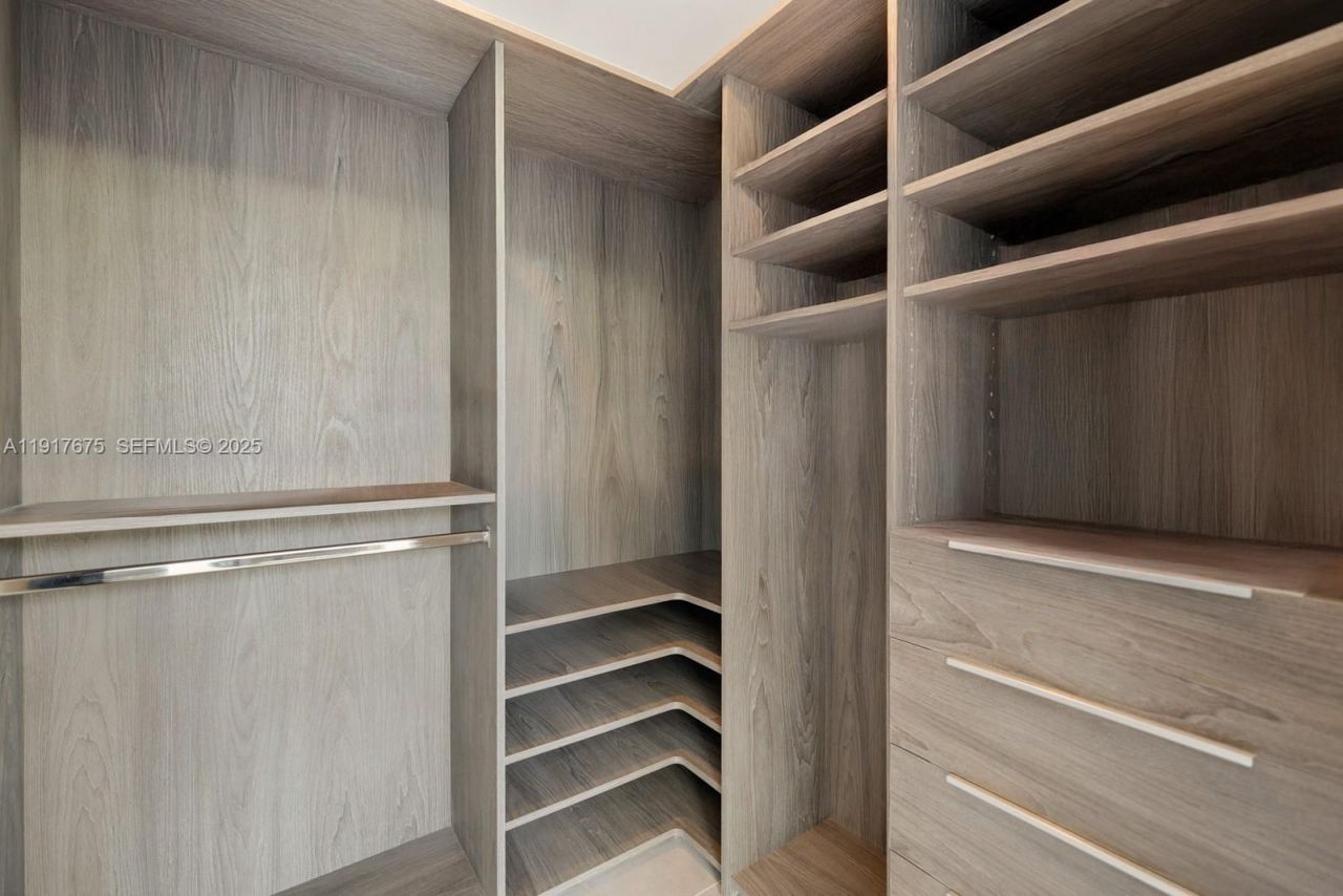 1379 N Venetian Way , Miami, FL 33139 Photo