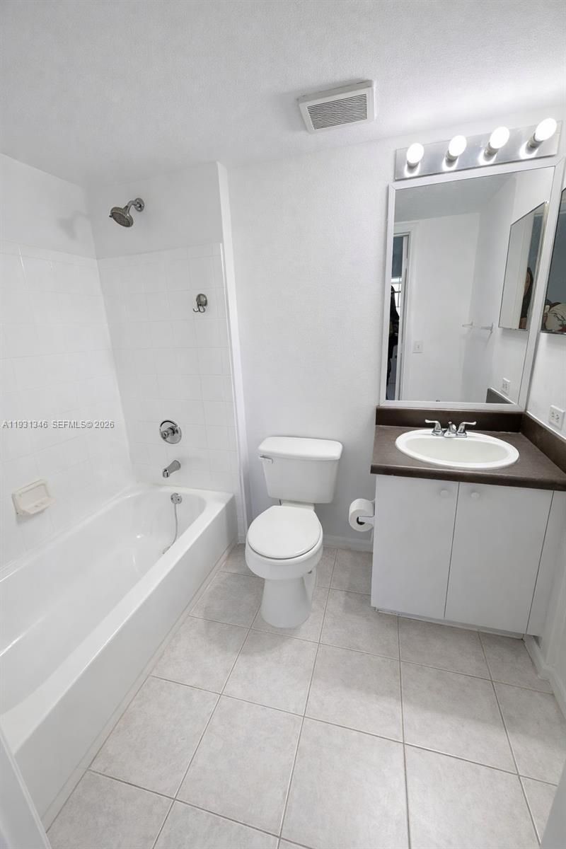 2494 Centergate Dr, Unit 201, Miramar, FL 33025 Photo