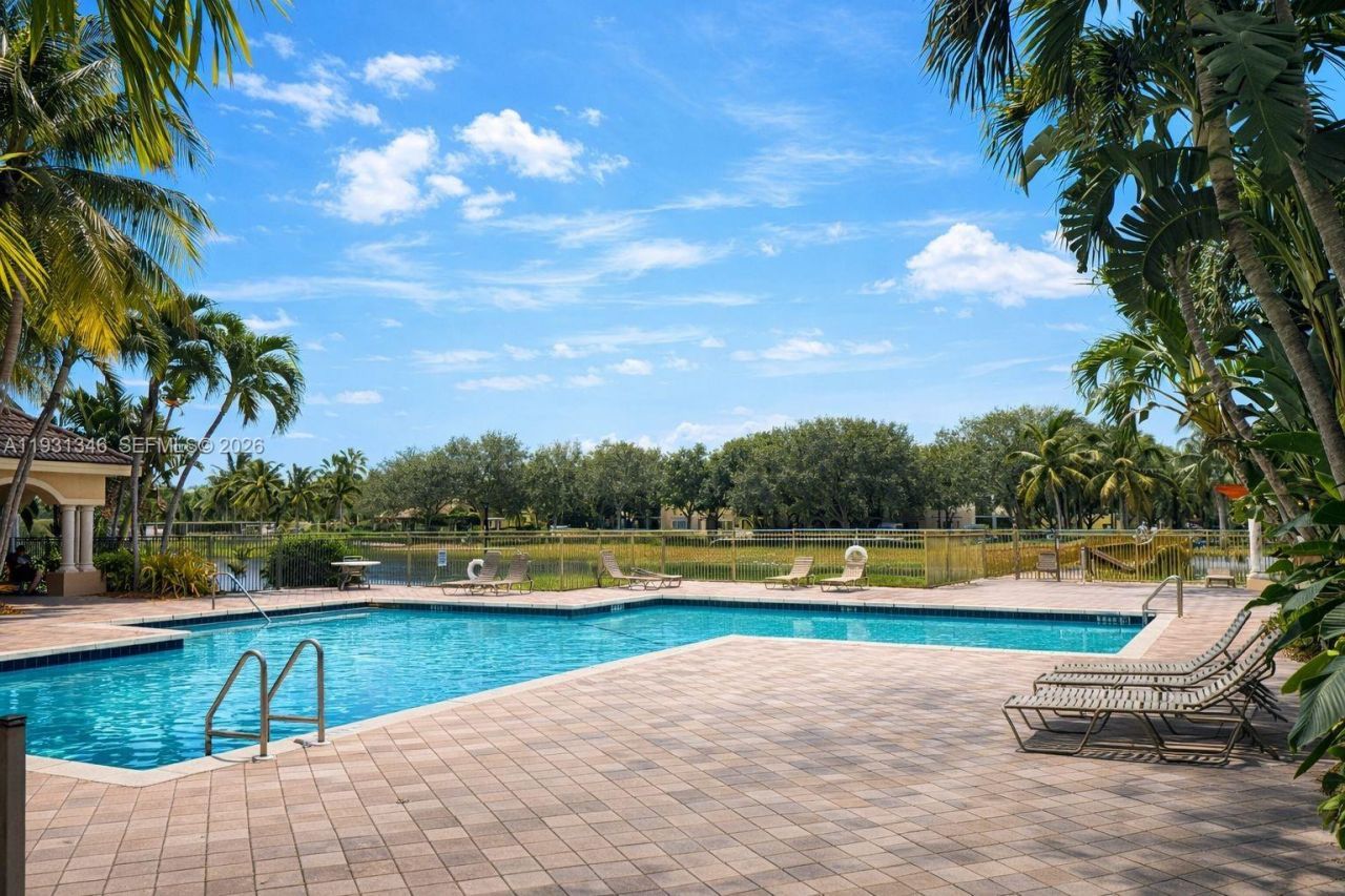 2494 Centergate Dr, Unit 201, Miramar, FL 33025 Photo