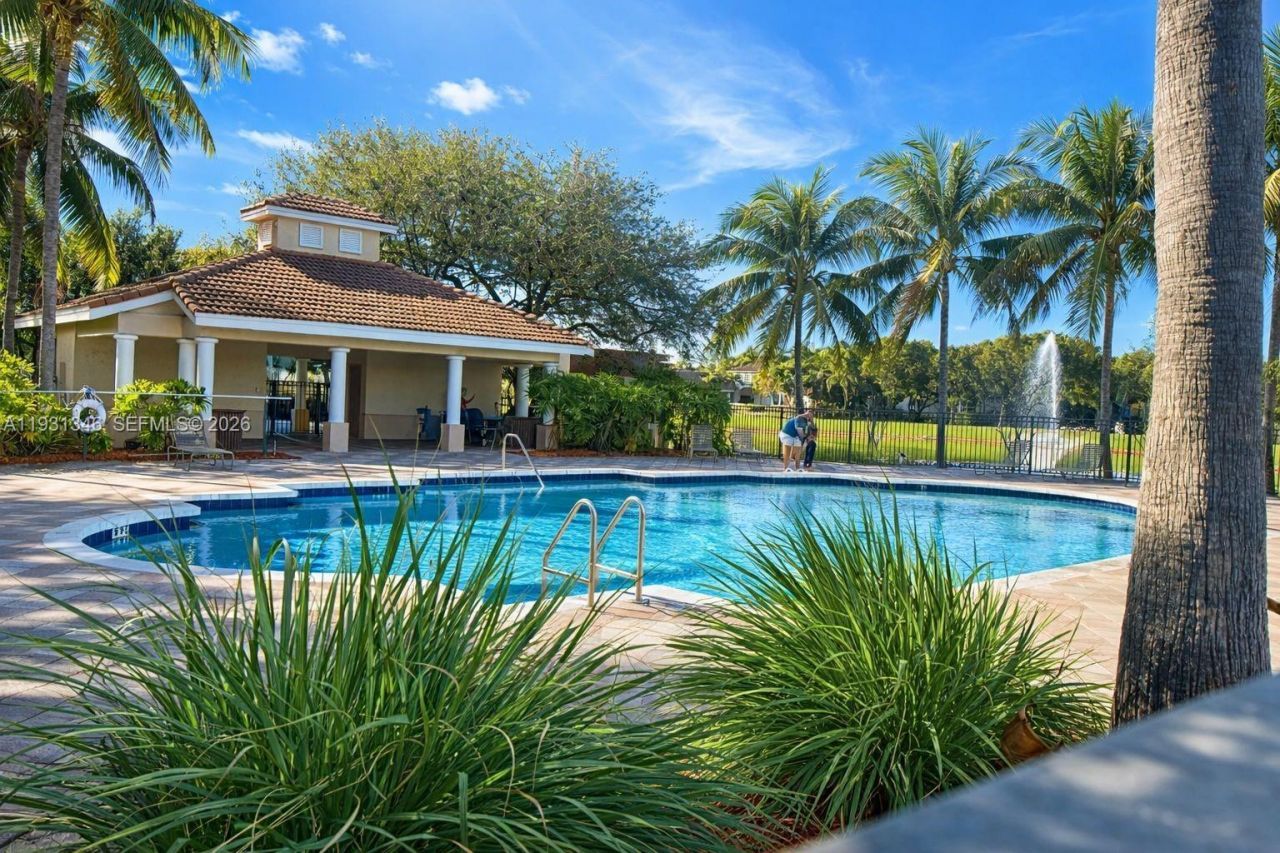 2494 Centergate Dr, Unit 201, Miramar, FL 33025 Photo