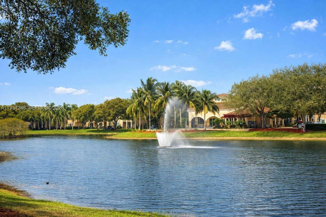 2494 Centergate Dr, Unit 201, Miramar, FL 33025 Photo