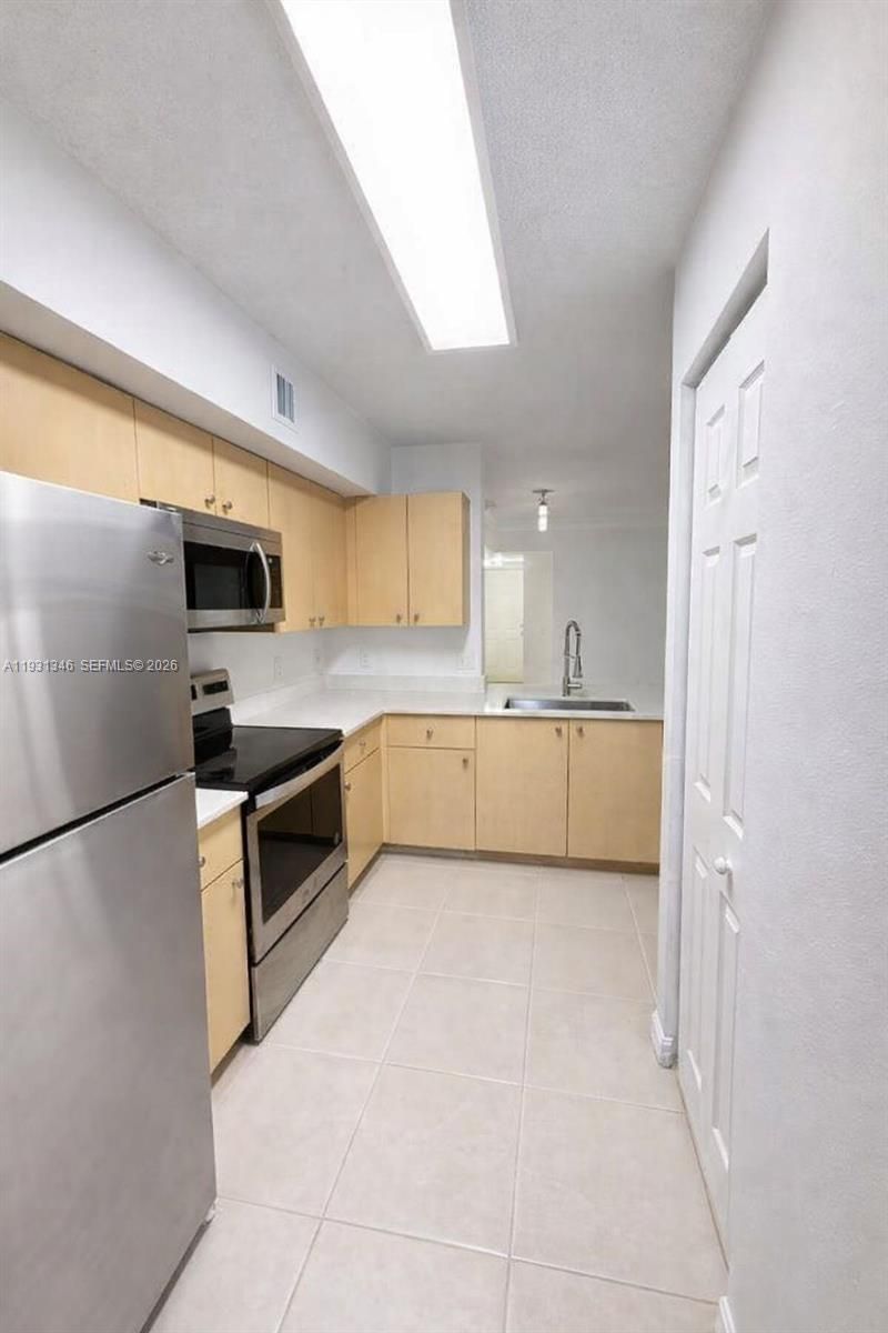 2494 Centergate Dr, Unit 201, Miramar, FL 33025 Photo