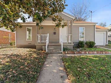 2725 Bowling Green Avenue, Dallas, TX 75216