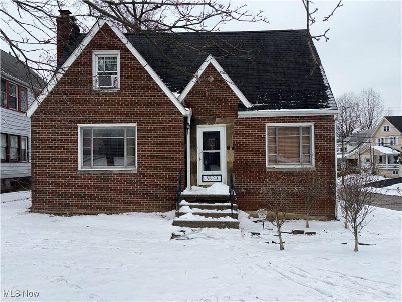 8220 Garfield Boulevard, Garfield Heights, OH 44125 Photo 1