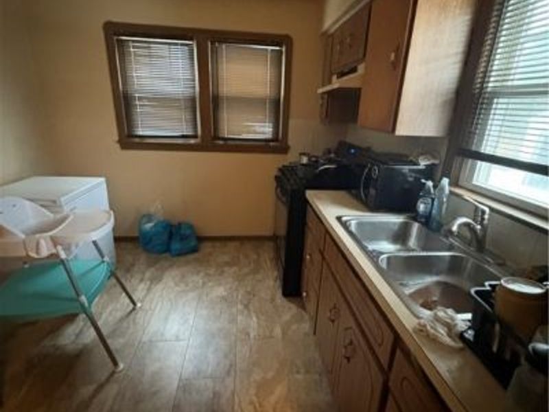 8220 Garfield Boulevard, Garfield Heights, OH 44125 Photo 3