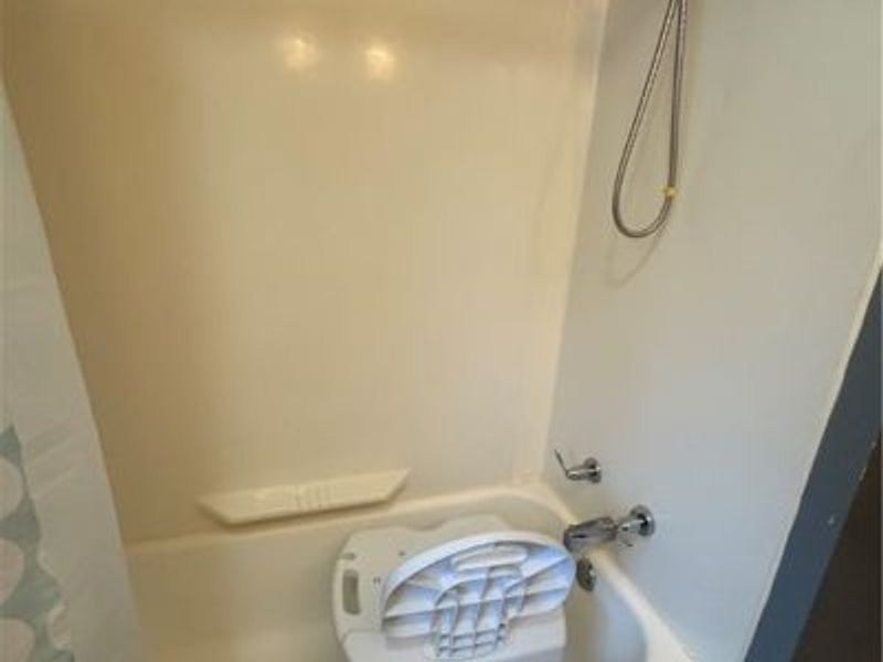 8220 Garfield Boulevard, Garfield Heights, OH 44125 Photo 5