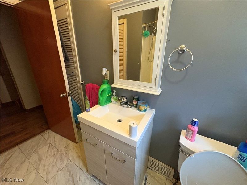 8220 Garfield Boulevard, Garfield Heights, OH 44125 Photo 6