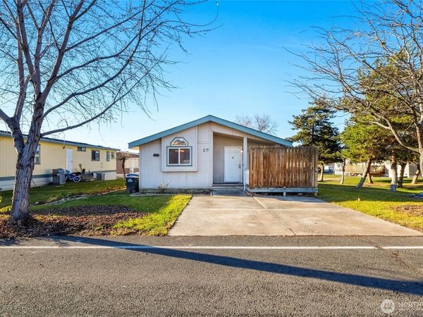900 N Grape Drive, Unit 17, Moses Lake, WA 98837