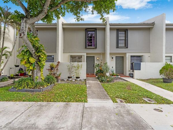 1225 NW 98th Ter, Unit 144, Pembroke Pines, FL 33024