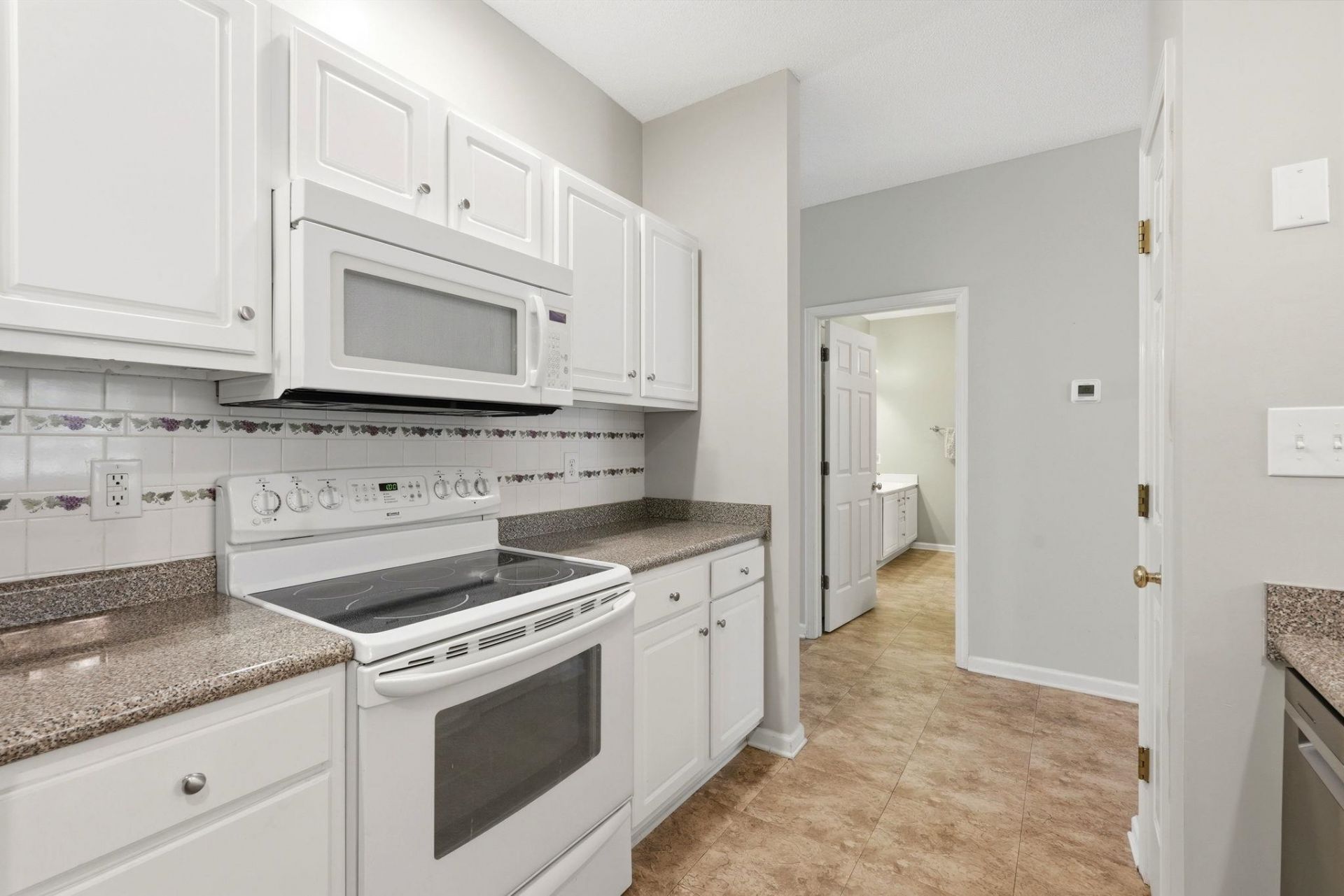510 Colonial Trace Dr. Photo 16