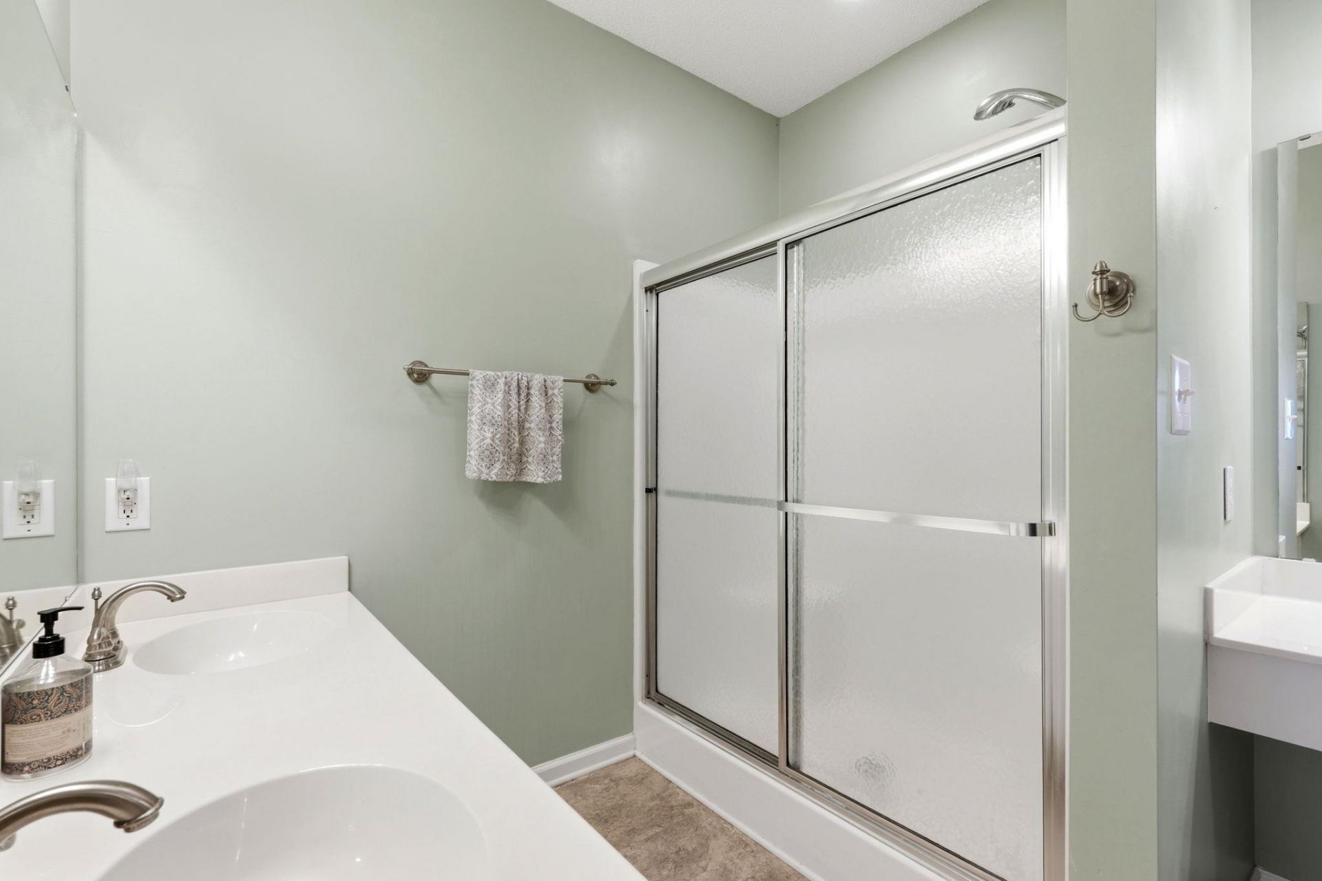 510 Colonial Trace Dr. Photo 21