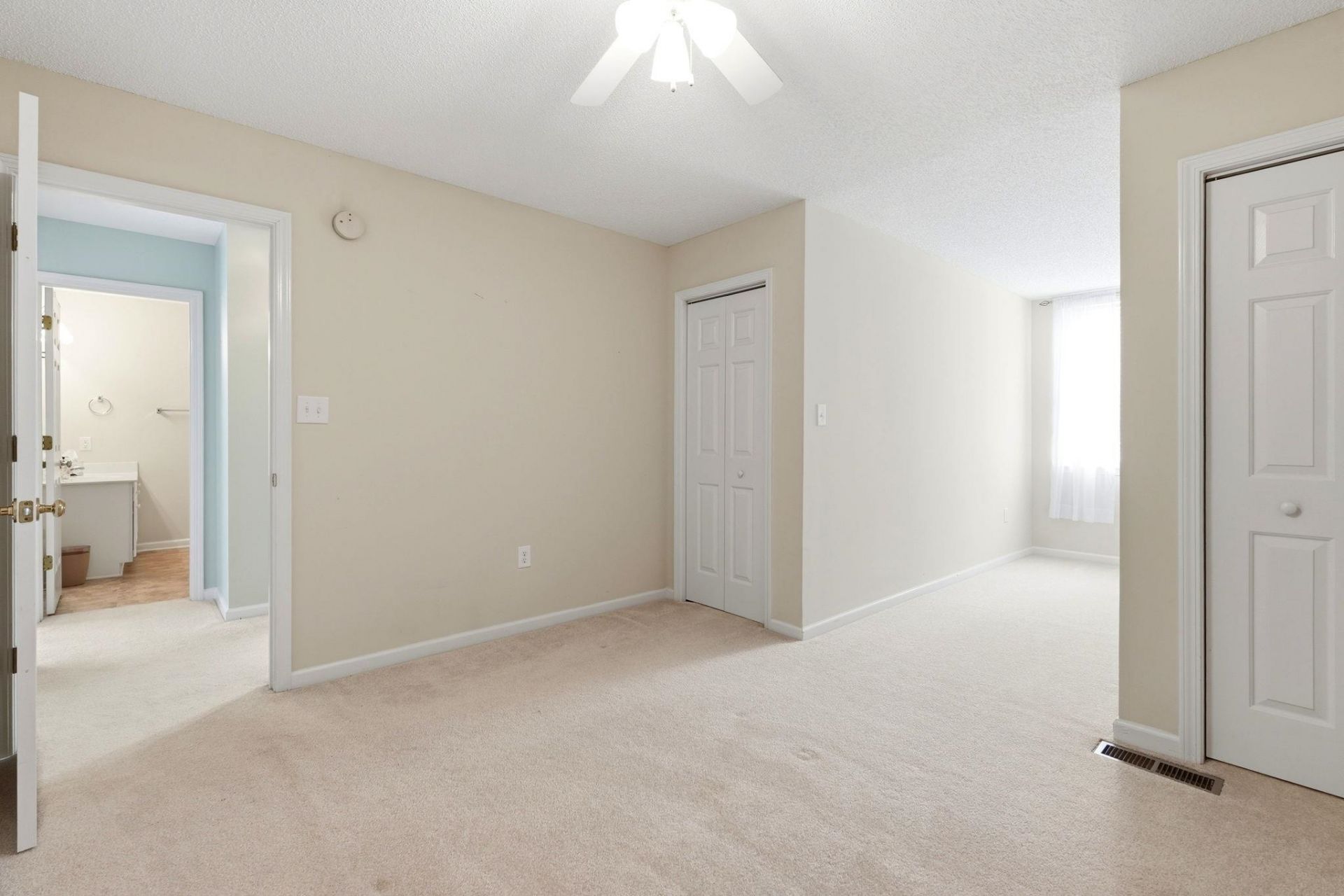 510 Colonial Trace Dr. Photo 9