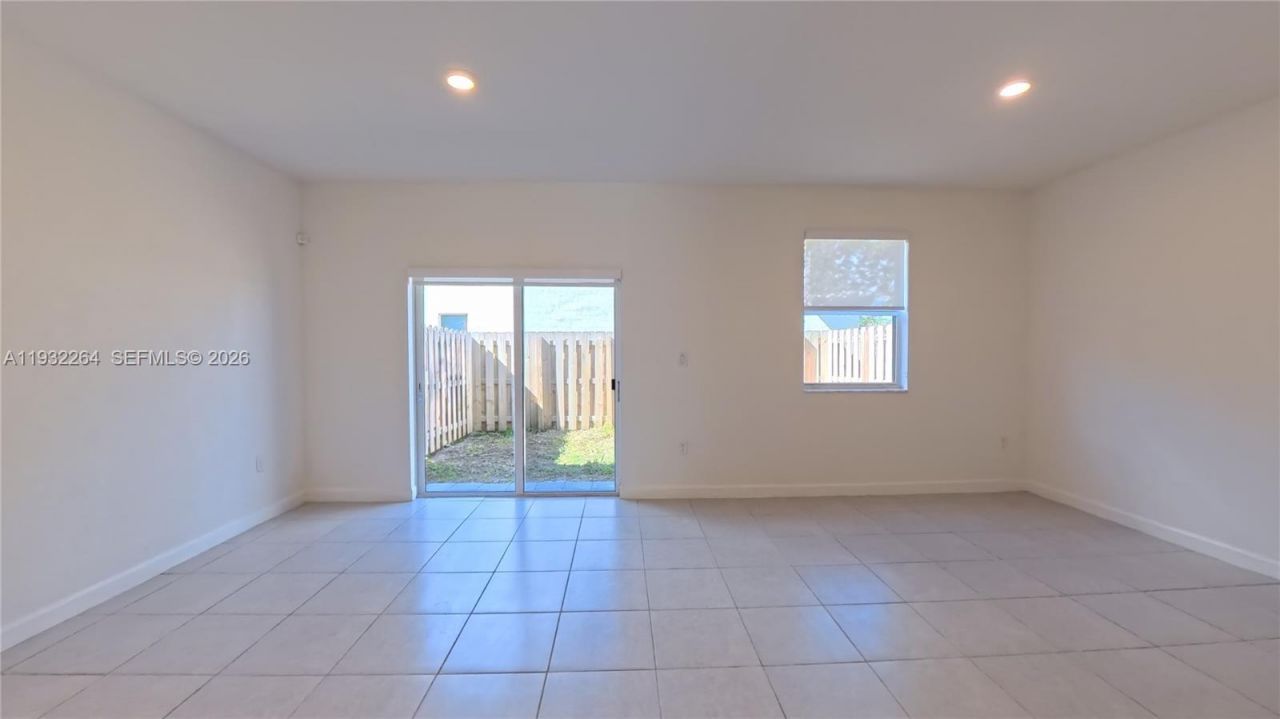 1114 SE 27th Ter, Unit ., Homestead, FL 33035 Photo