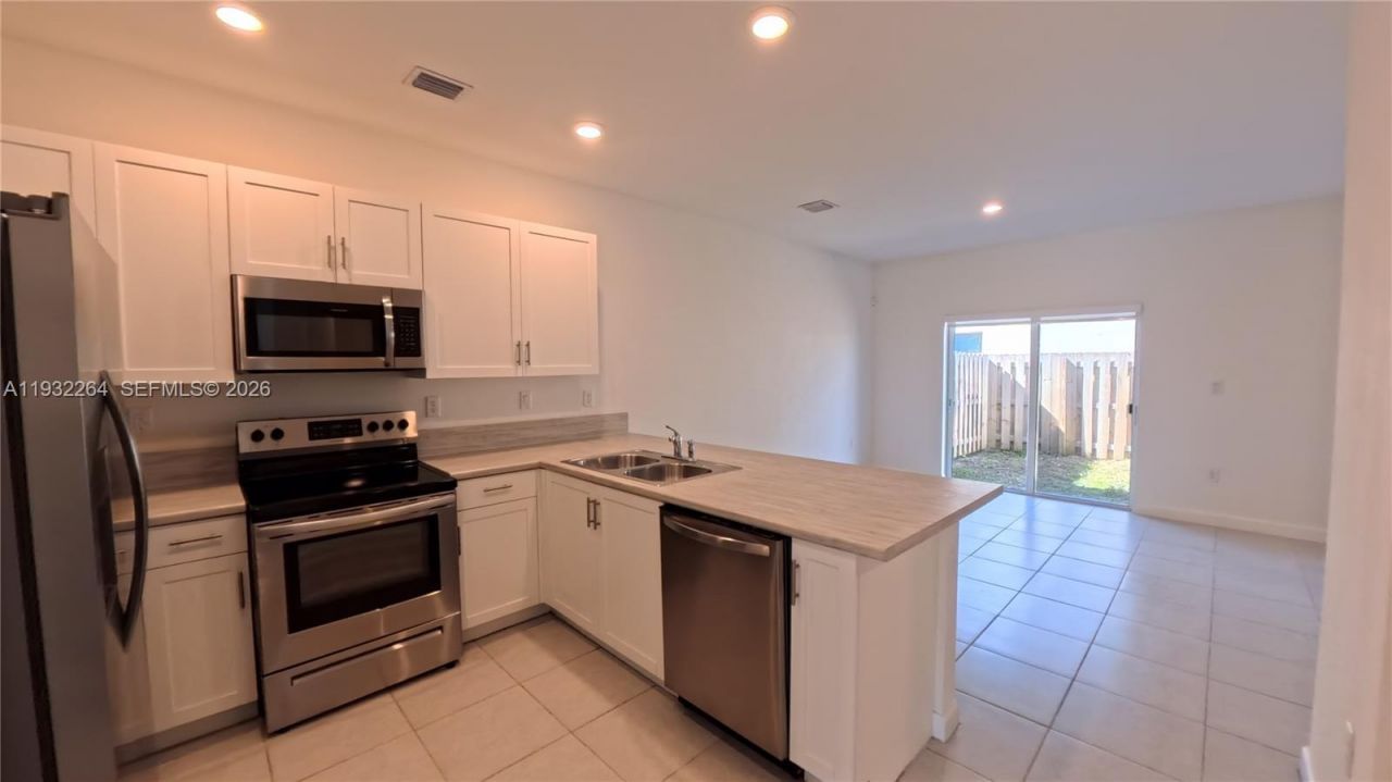 1114 SE 27th Ter, Unit ., Homestead, FL 33035 Photo