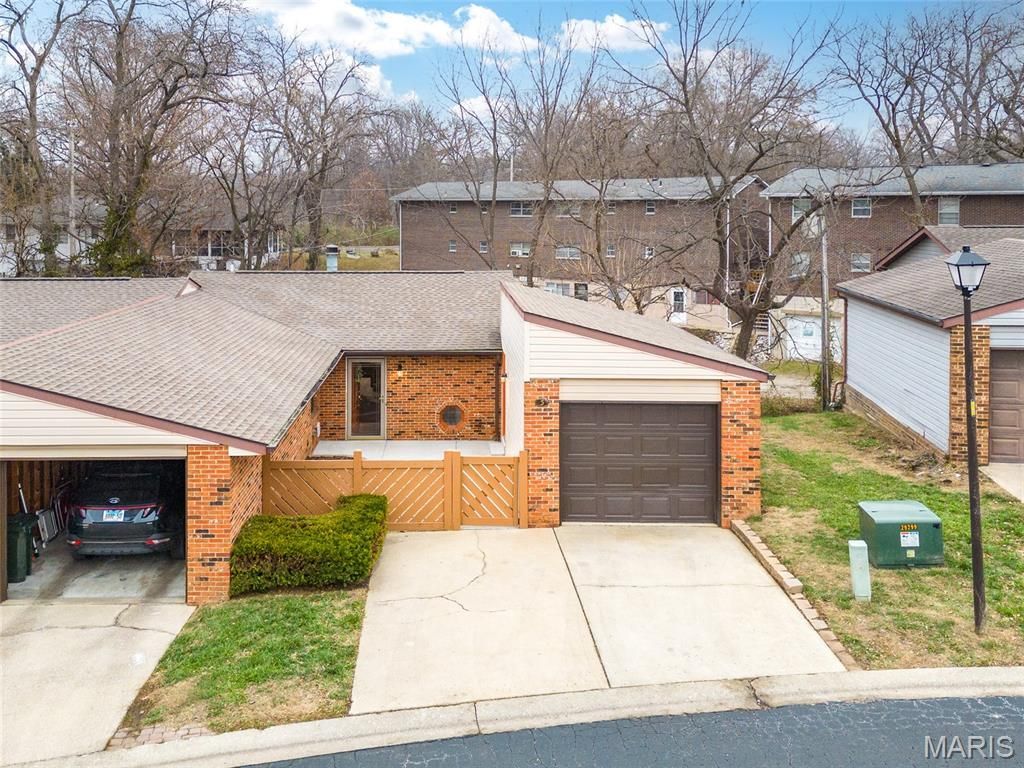 5 Parkridge, Belleville, IL 62226 Main Photo