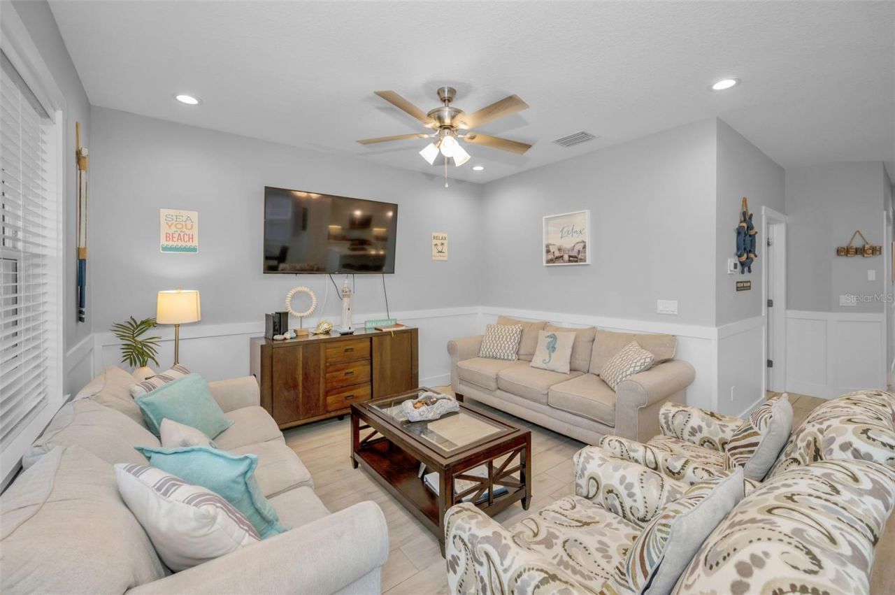 204 Gulf Boulevard, Indian Rocks Beach, FL 33785 Photo