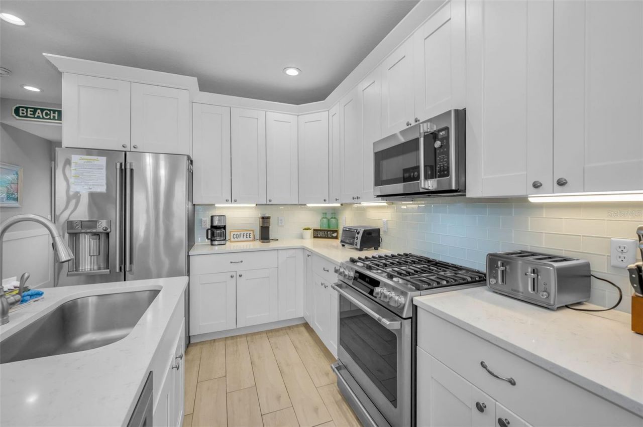 204 Gulf Boulevard, Indian Rocks Beach, FL 33785 Photo