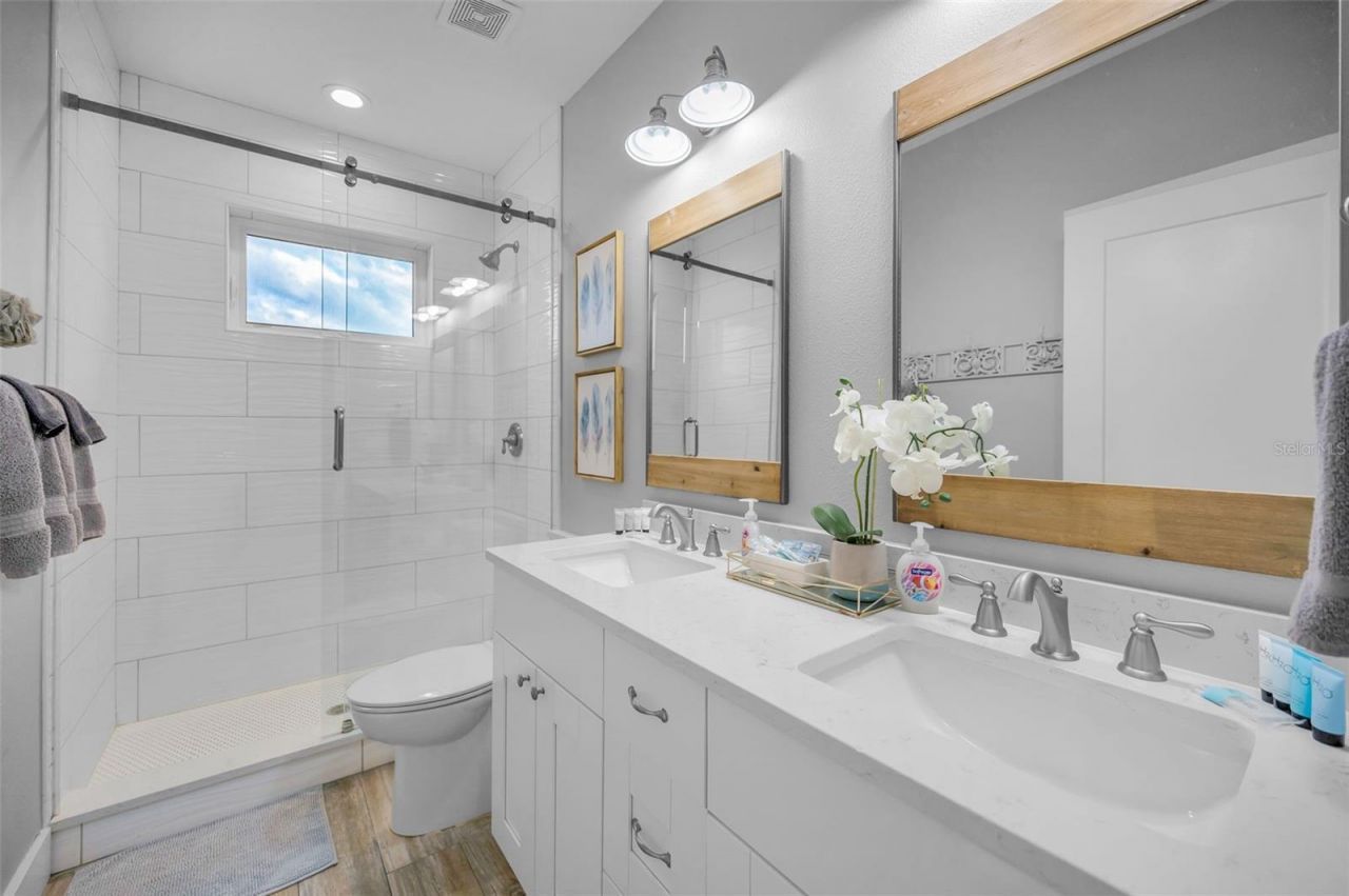 204 Gulf Boulevard, Indian Rocks Beach, FL 33785 Photo