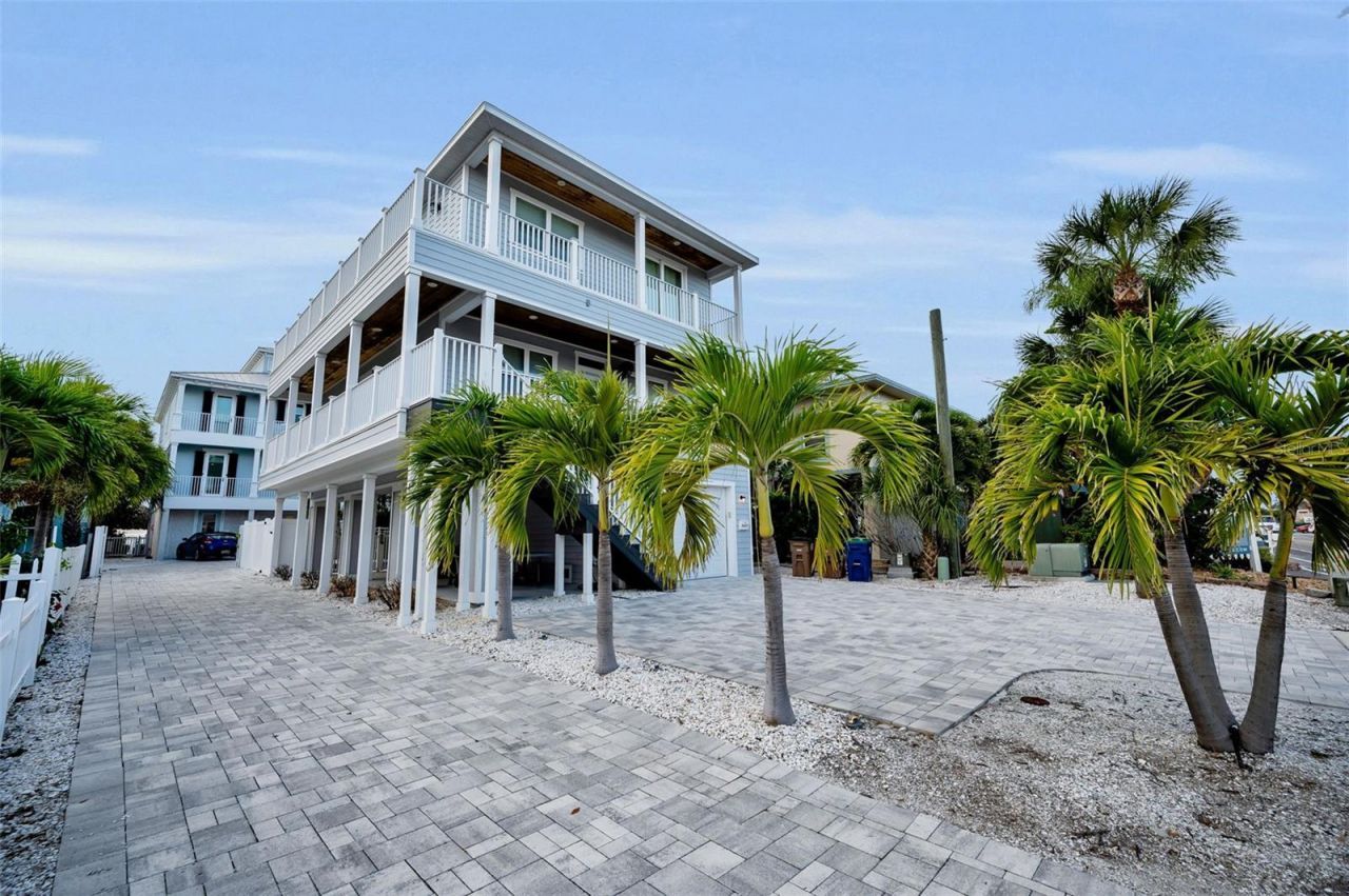 204 Gulf Boulevard, Indian Rocks Beach, FL 33785 Photo