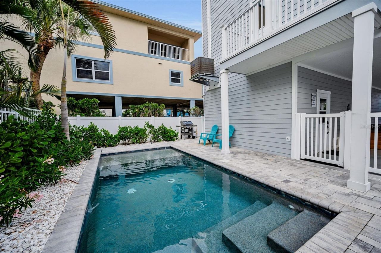 204 Gulf Boulevard, Indian Rocks Beach, FL 33785 Photo