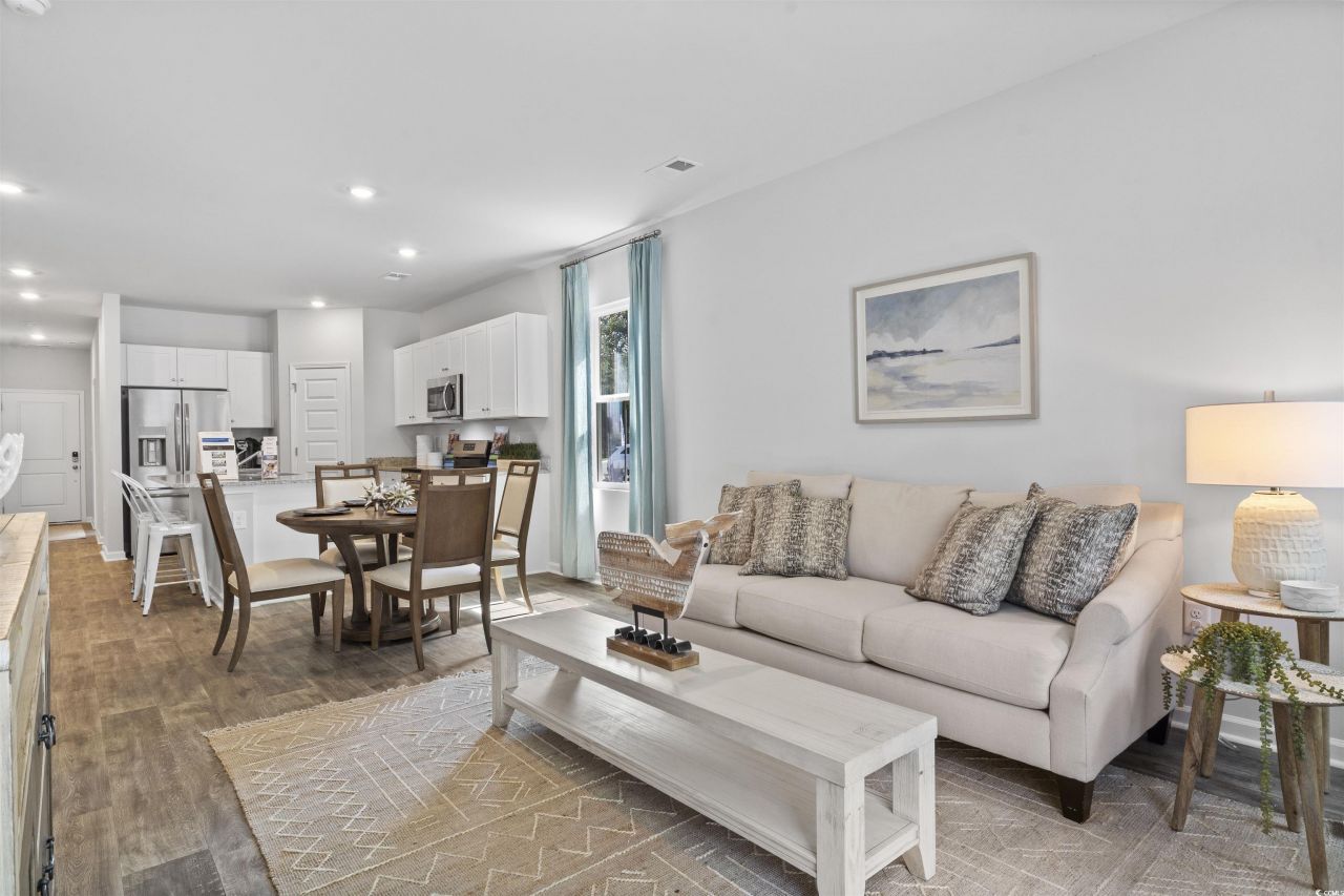 121 Hoffman Park Dr. Photo 18