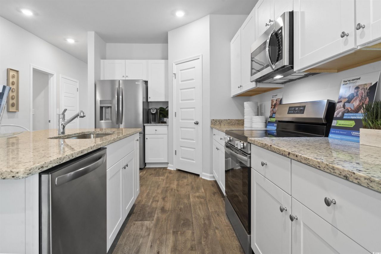 121 Hoffman Park Dr. Photo 25