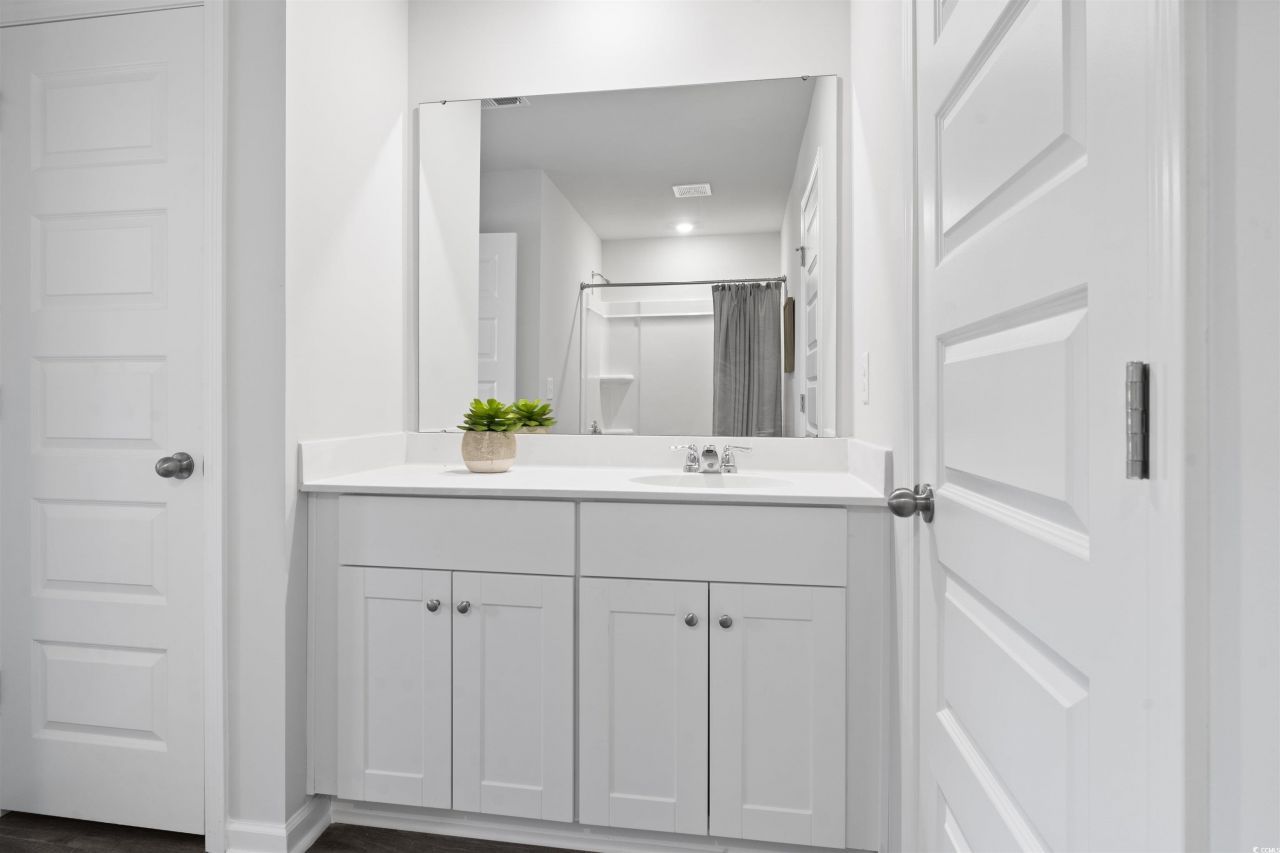 121 Hoffman Park Dr. Photo 28