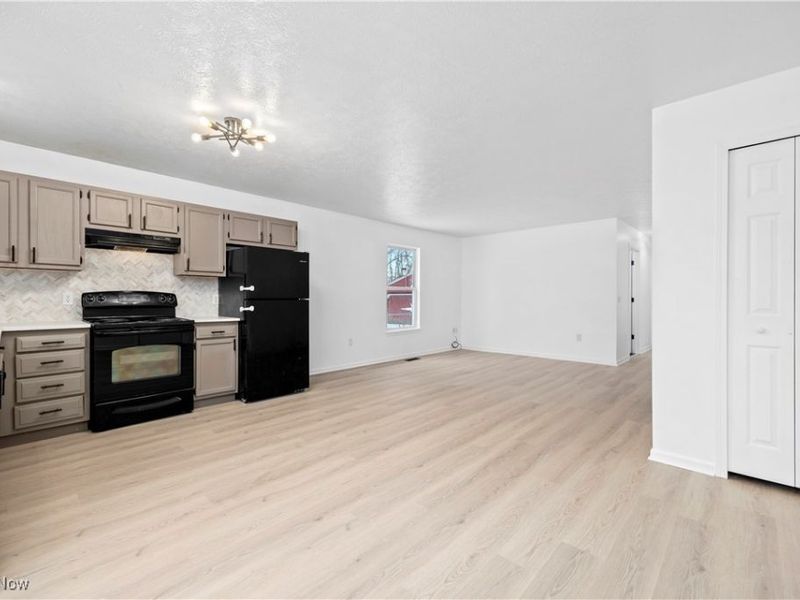 127 Parmely Avenue, Elyria, OH 44035 Photo 3