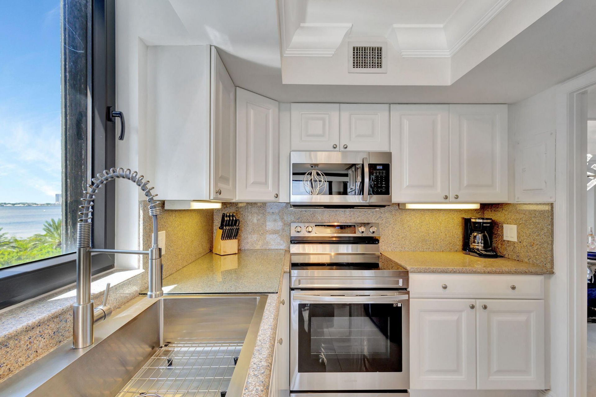 5380 N Ocean Drive, Unit 5a, Singer Island, FL 33404 Photo