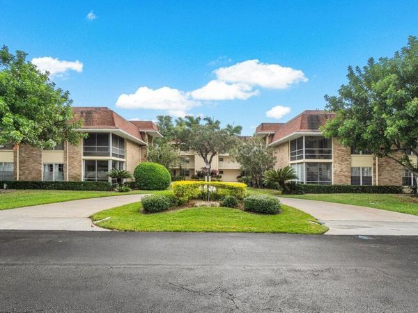 5510 Tamberlane Circle, Unit 243, Palm Beach Gardens, FL 33418