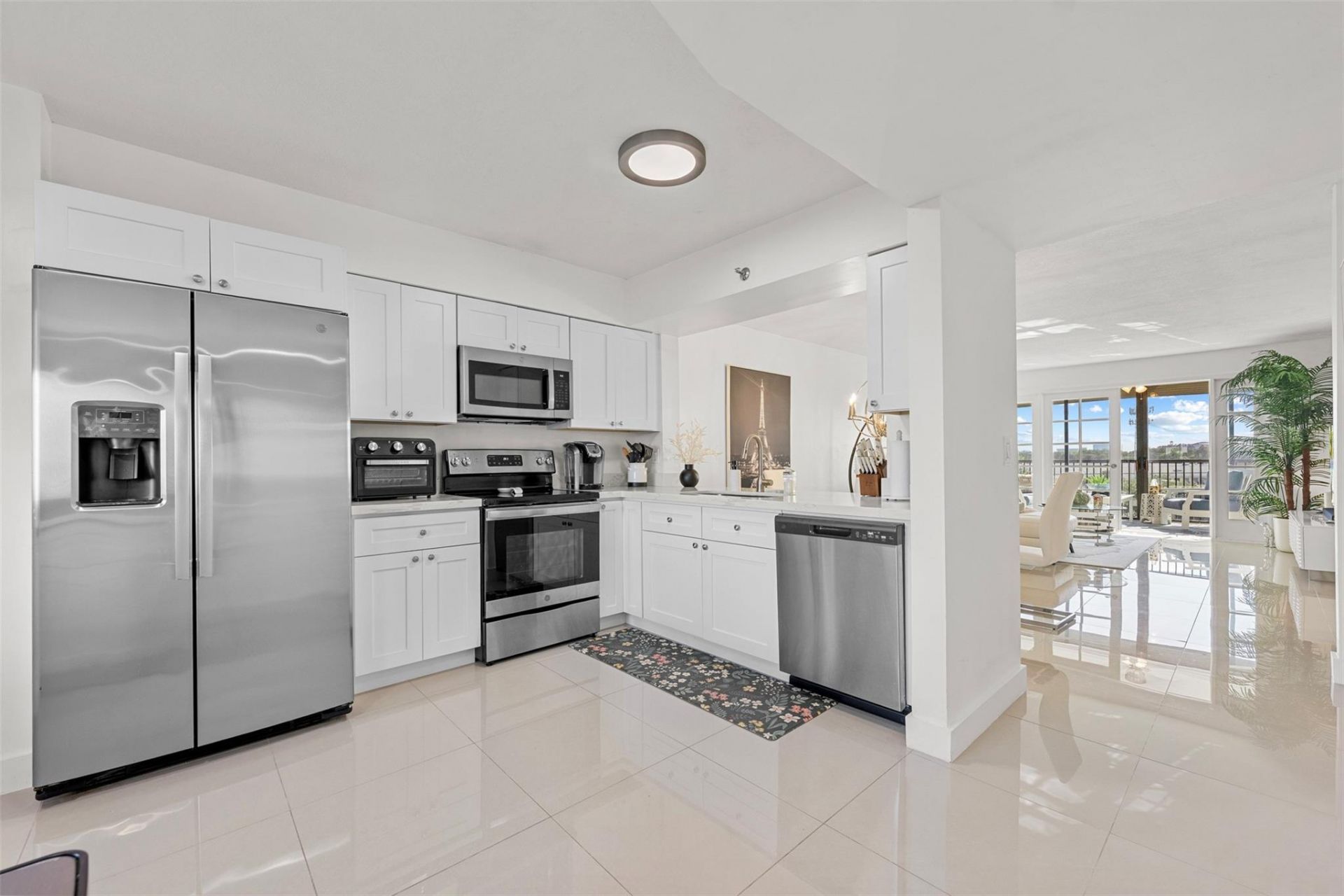 2202 S Cypress Bend Drive, Unit 606, Pompano Beach, FL 33069 Photo