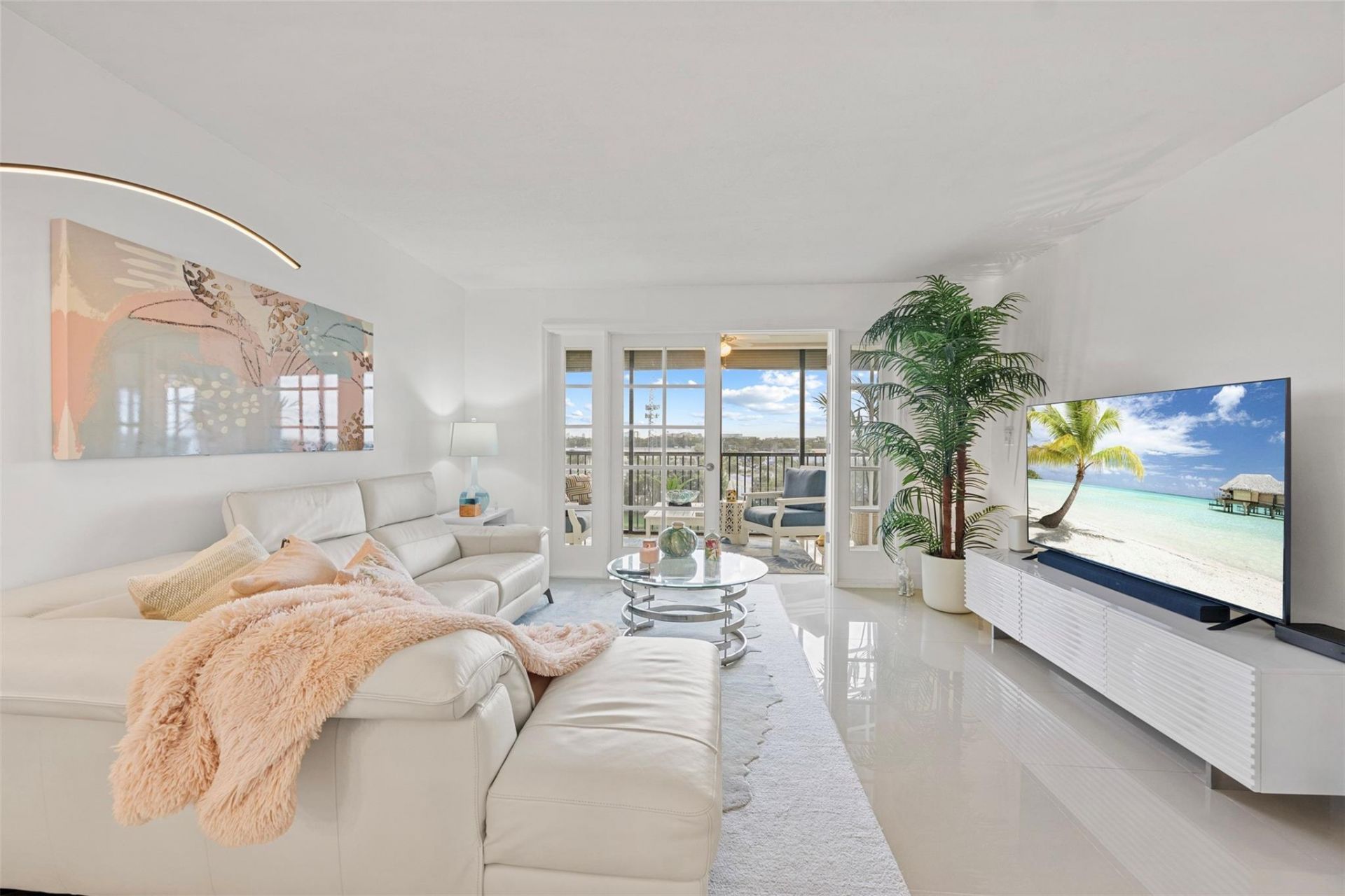 2202 S Cypress Bend Drive, Unit 606, Pompano Beach, FL 33069 Photo