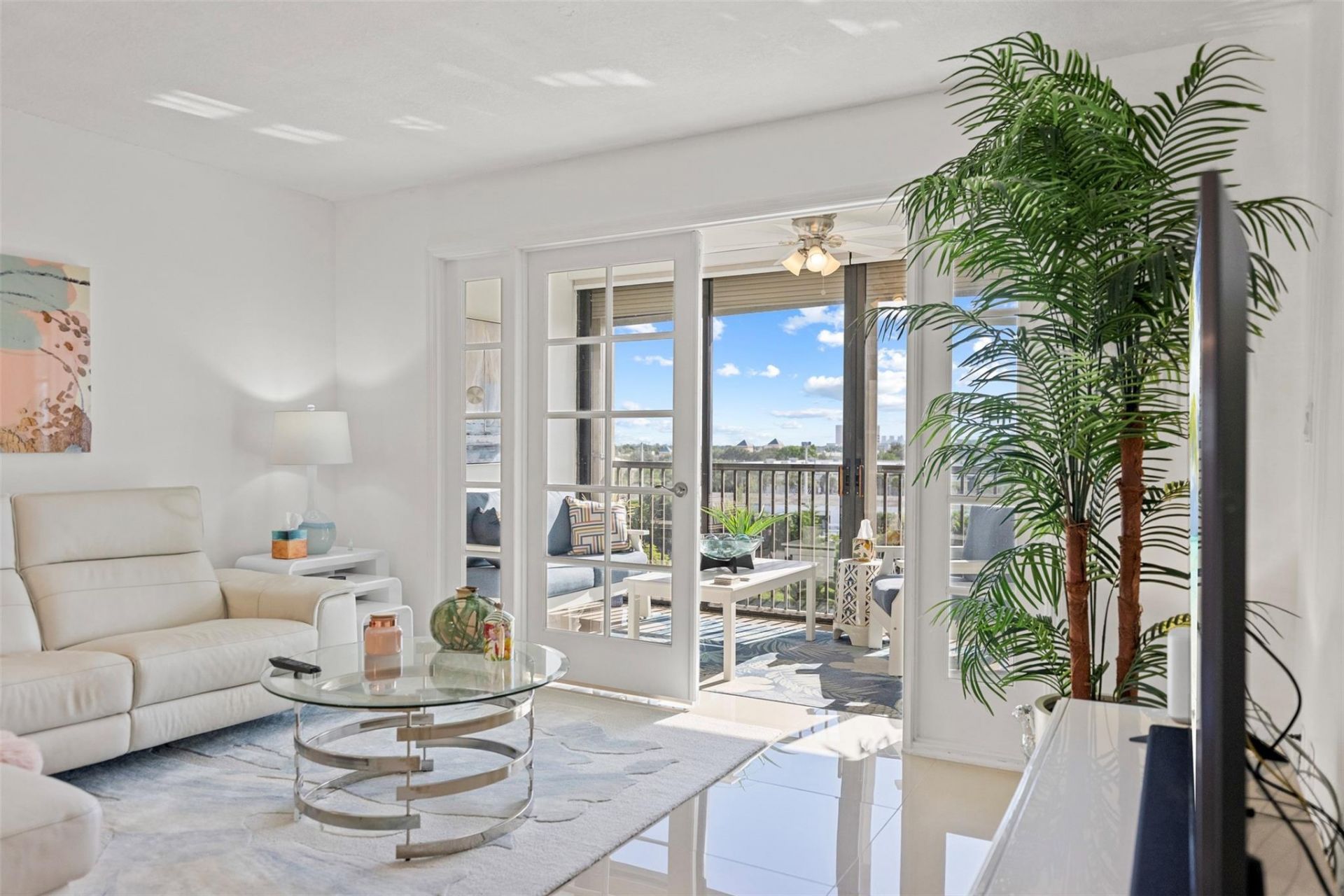 2202 S Cypress Bend Drive, Unit 606, Pompano Beach, FL 33069 Photo