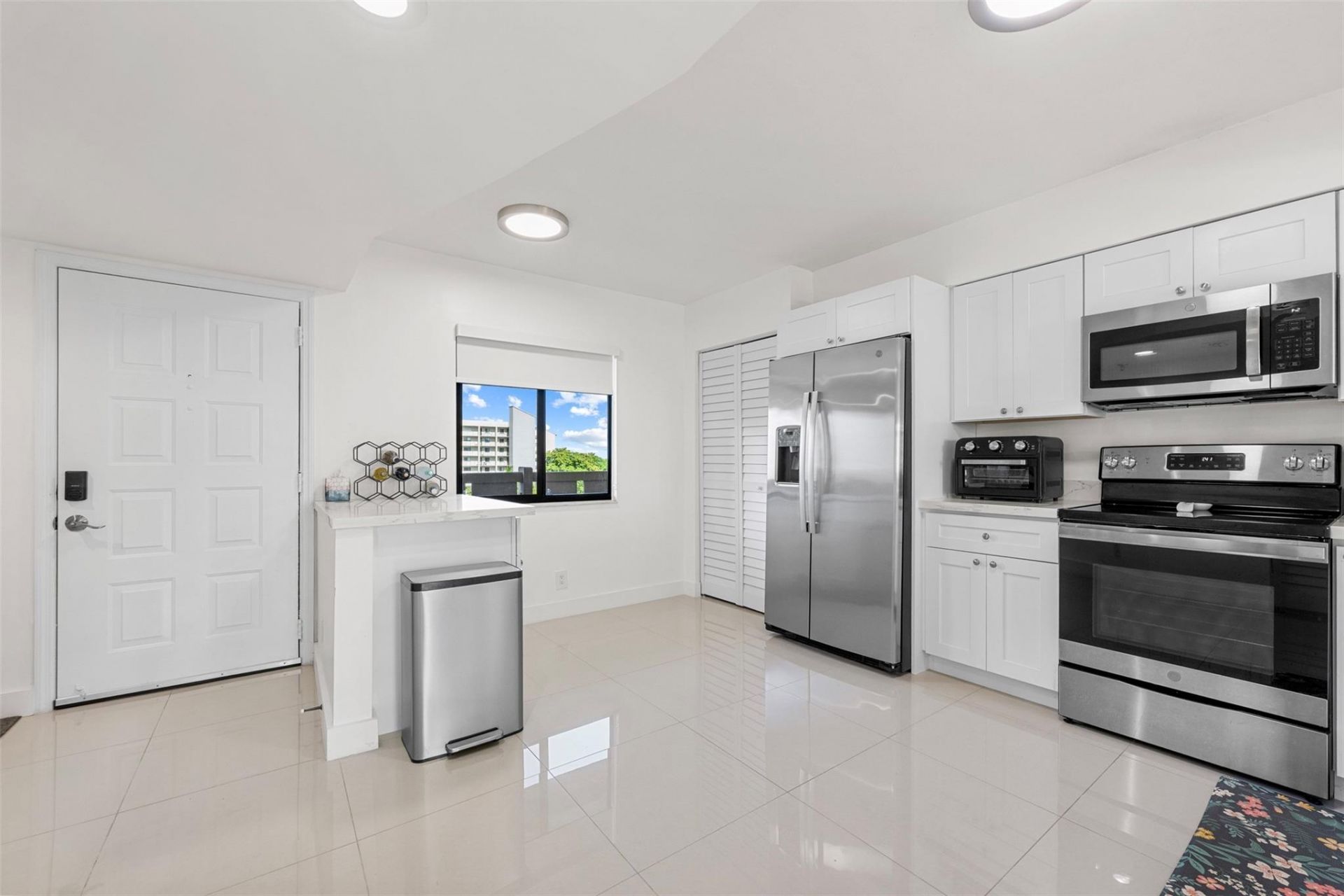 2202 S Cypress Bend Drive, Unit 606, Pompano Beach, FL 33069 Photo