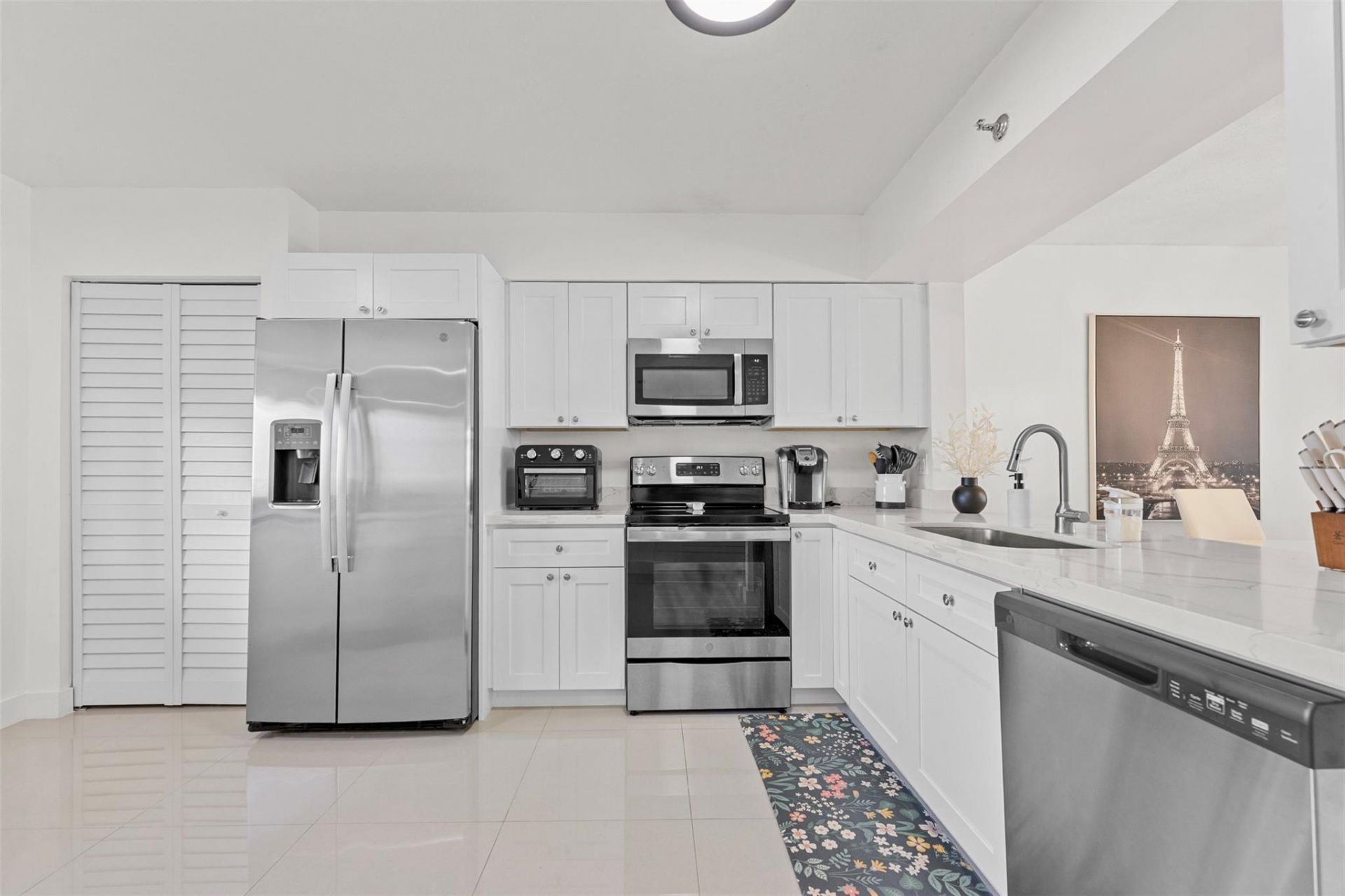 2202 S Cypress Bend Drive, Unit 606, Pompano Beach, FL 33069 Photo
