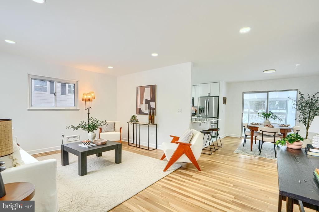 6112 Chesworth Road, Baltimore, MD 21228 Main Photo