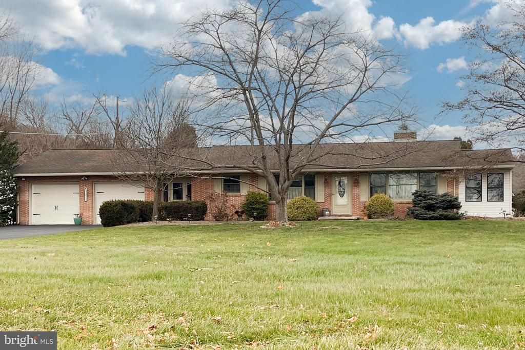 3284 Friedensburg, Oley, PA 19547 Main Photo