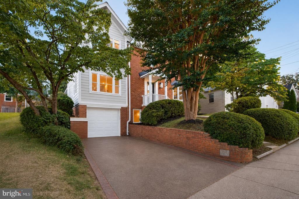 974 N Quintana Street, Arlington, VA 22205 Main Photo