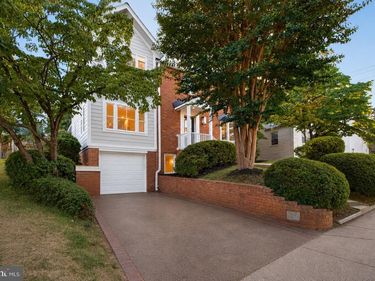 974 N QUINTANA STREET, ARLINGTON, VA 22205