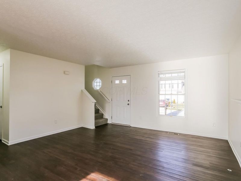 5167 Algean Drive, Canal Winchester, OH 43110 Photo 2