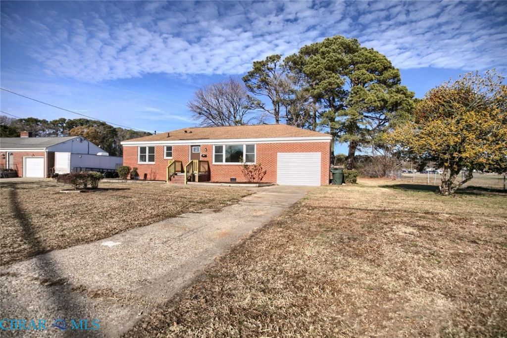 353 Fox Hill Road, Hampton, VA 23669 Main Photo