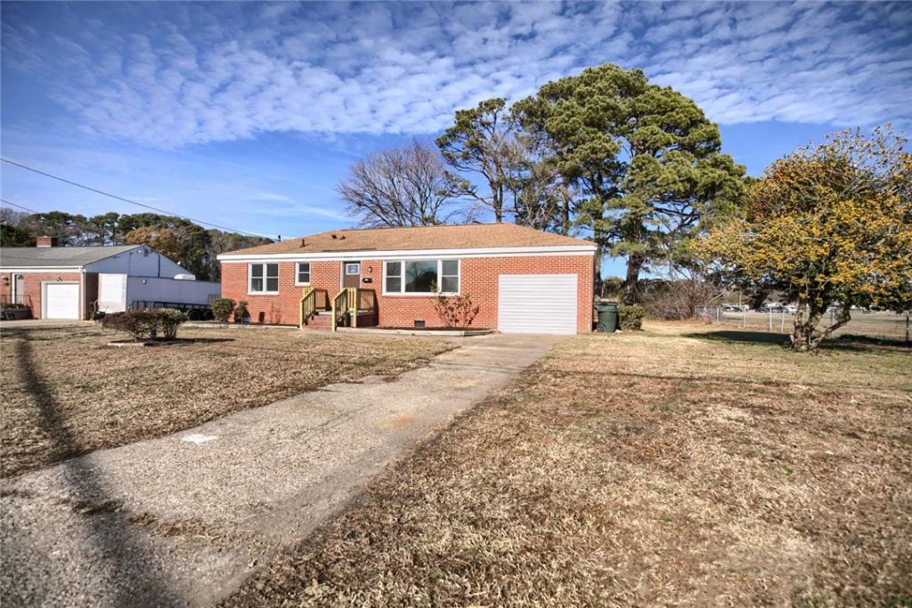 353 Fox Hill Road, Hampton, VA 23669 Main Photo