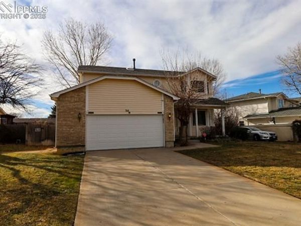 30 Bellita Drive, Pueblo, CO 81001