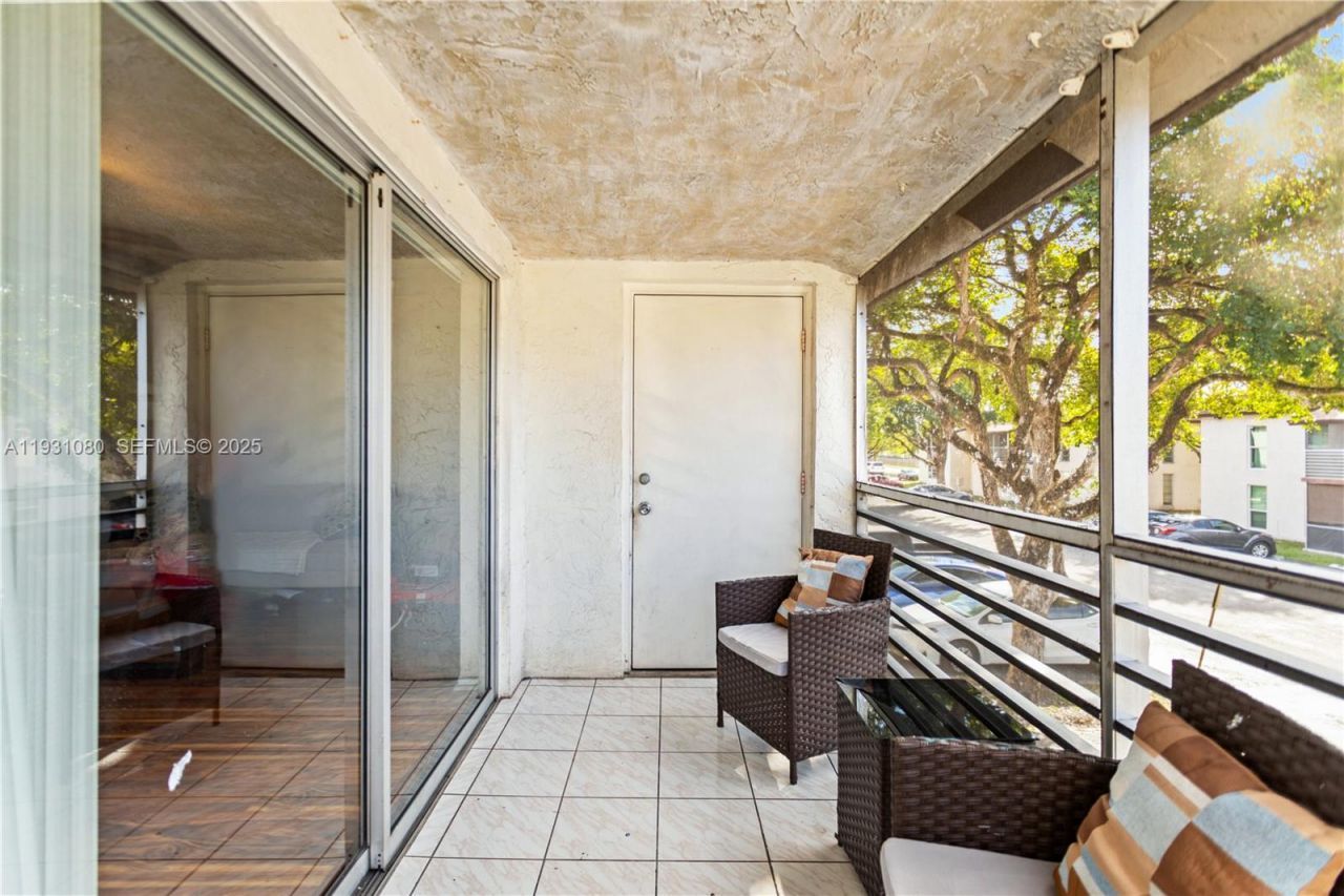 447 N Laurel, Unit 1906, Margate, FL 33063 Photo