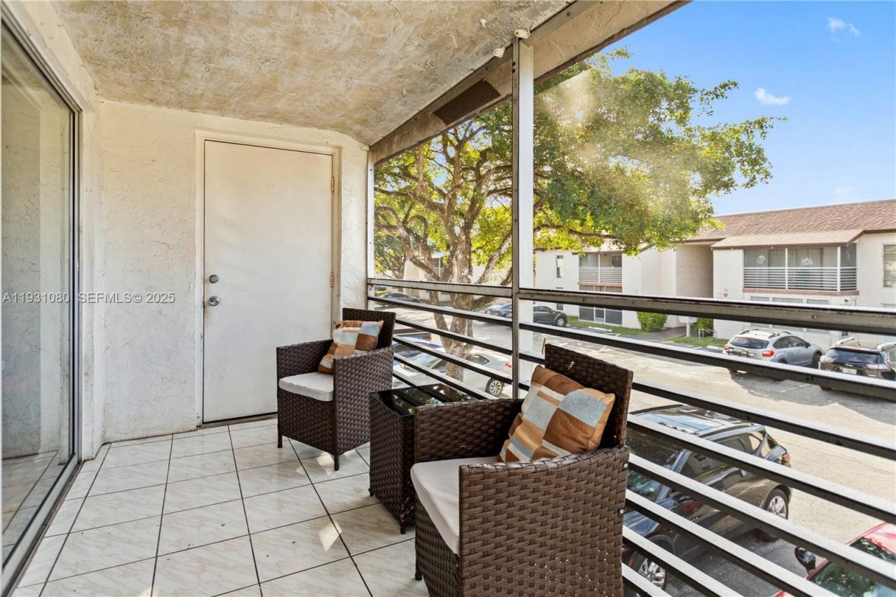 447 N Laurel, Unit 1906, Margate, FL 33063 Photo